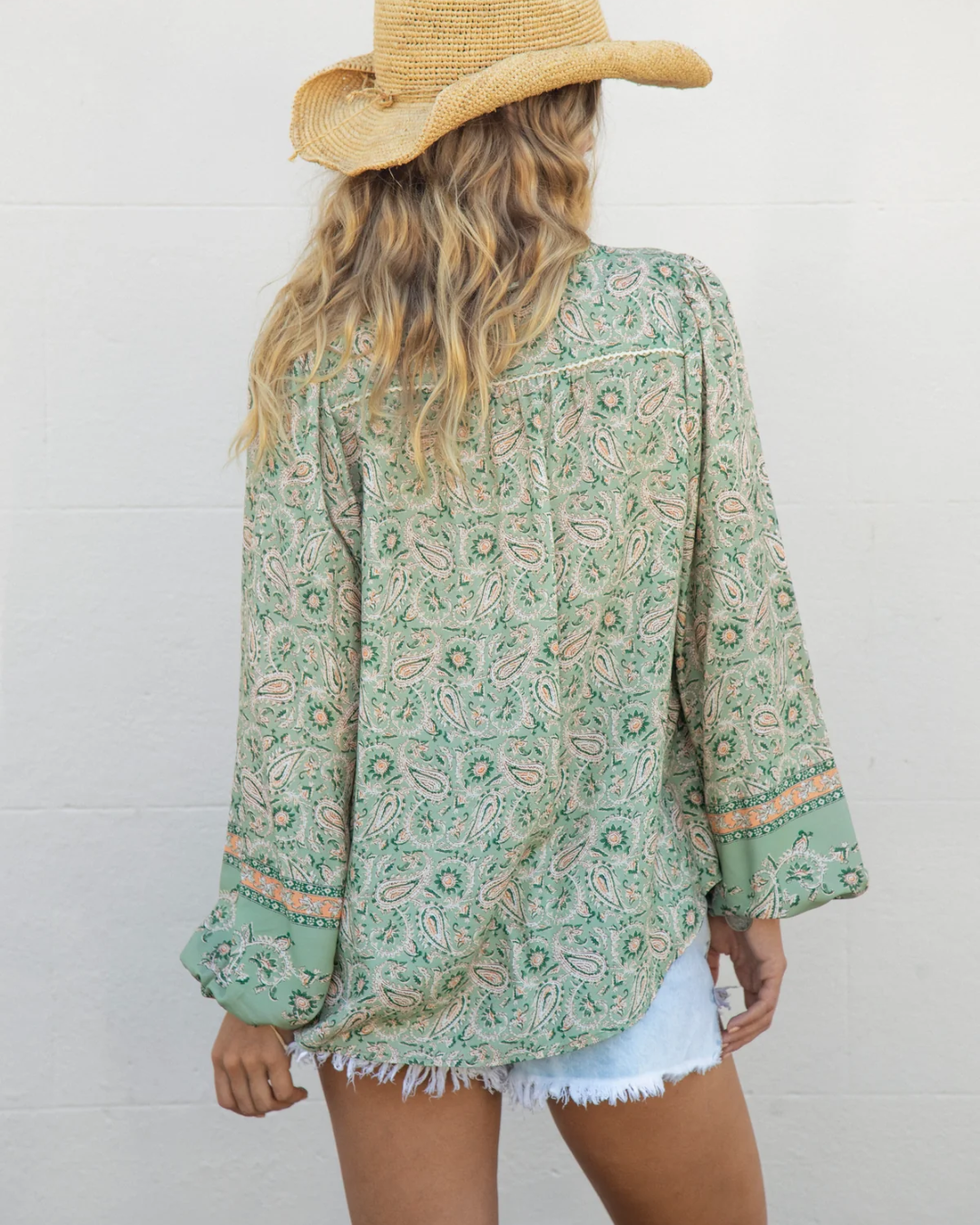 Blusa Roma con Estilo Bohemio y Caída Fluida